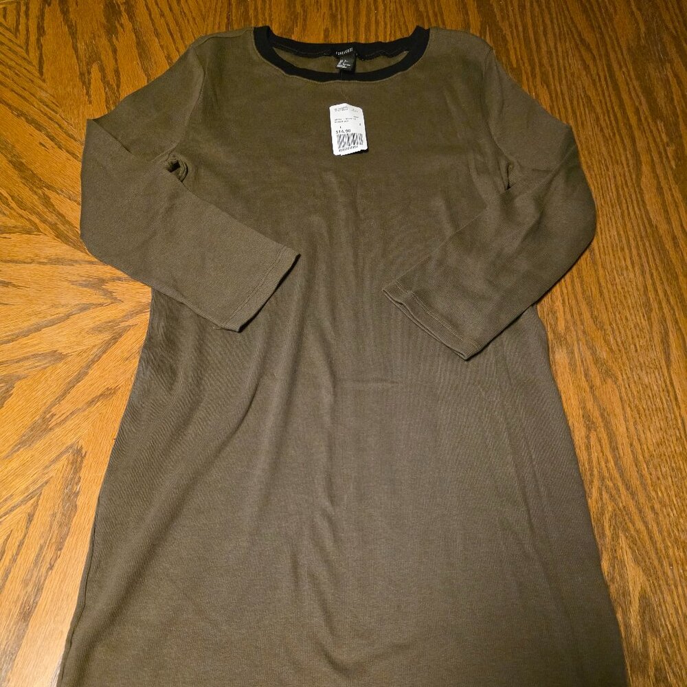 Forever 21 Long-sleeved t-shirt in dark olive green
